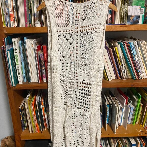 Axes Femme Women's White and Cream Cardigan - Picture 2 of 3